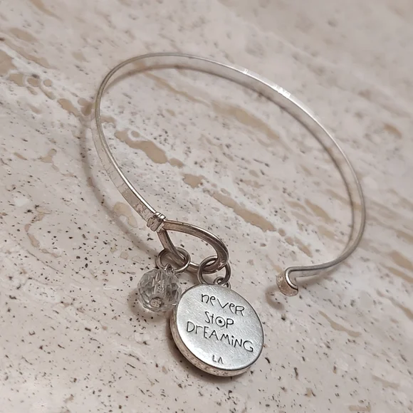 Beautiful Disney bracelet - Picture 9 of 10